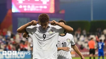 صفقة تاريخية.. حمزة عبد الكريم يرتدي قميص برشلونة كأول لاعب مصري في النادي